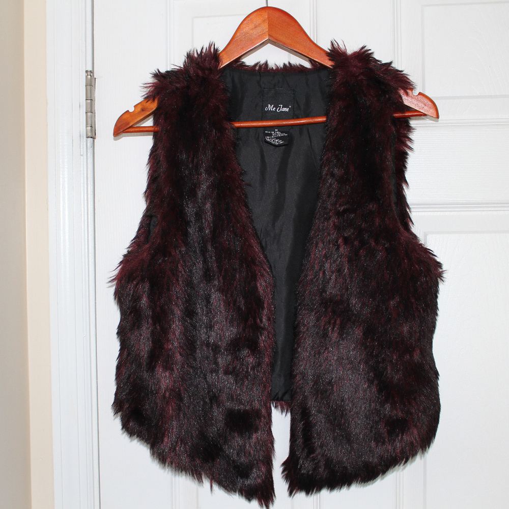 Me Jane Faux Fur Burgundy Vest